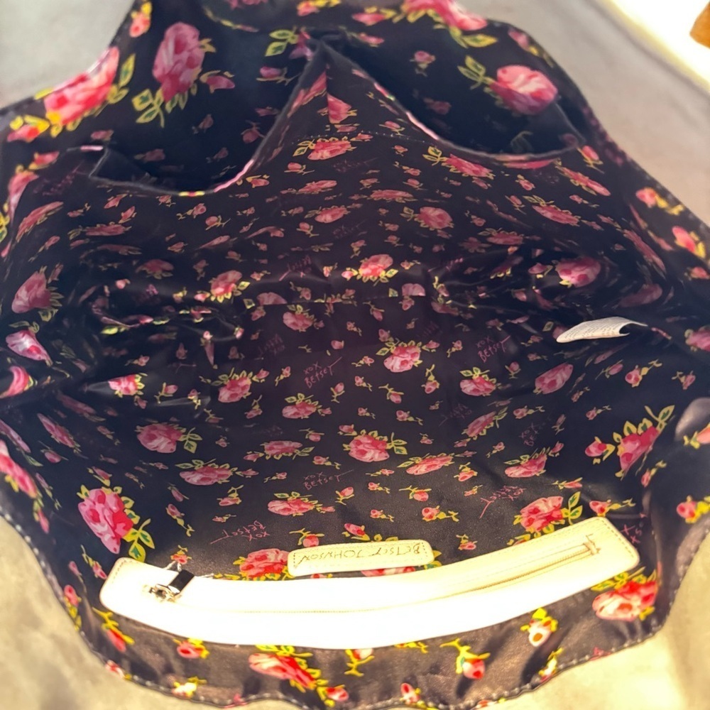 Betsey Johnson Blush Pink Faux Leather Quilted Heart Patterned Large Tote Bag - Picture 9 of 11